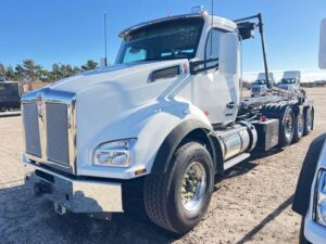 LOT #2497 - 2024 KENWORTH T880 ROLLOFF TRUCK