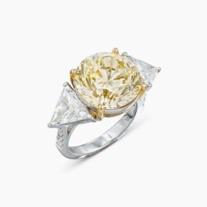 NO RESERVE - COLOURED DIAMOND AND DIAMOND RING