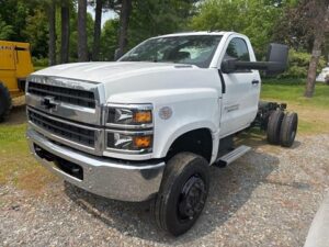 NEW CHEVY 5500 CAB & CHASSIS