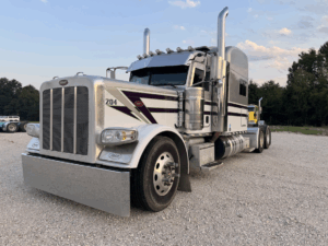 2021 Peterbilt 389 - Cummins X15 - 51k Miles