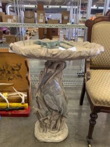 Crane Birdbath, Lizard Garden Decoration