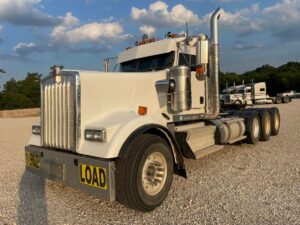 2020 Kenworth W900L X15 - 328k Miles