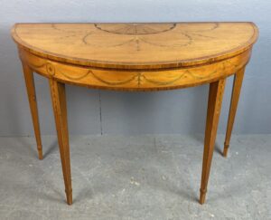 Georgian Mahogany and Leather Top Drum Table image