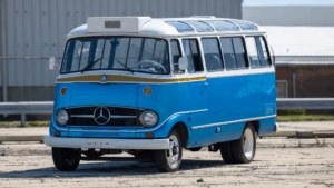 1960 MERCEDES-BENZ O319B BUS