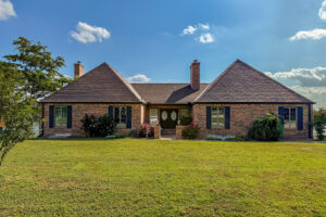Premier Home on Lake Waltanna