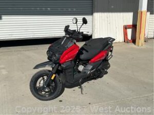 2024 ZNE Tank 200 Deluxe Scooter