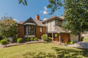 1829 S. White Oak