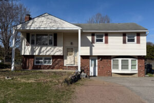 Raised Ranch in Colchester